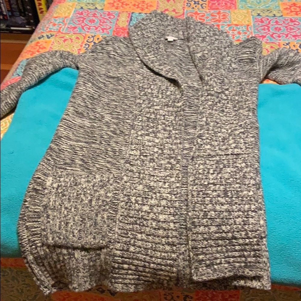 Gap sweater
